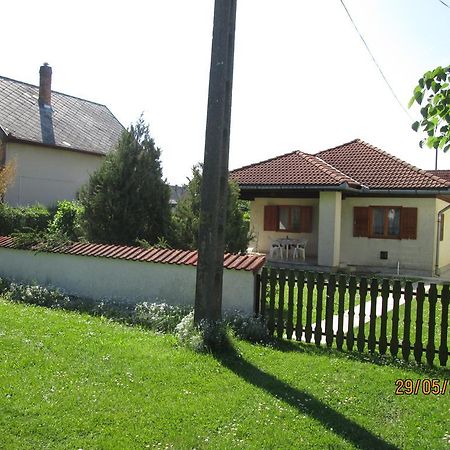 Fenyves Vendégház Balatonfenyves Exterior foto